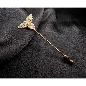 Vintage Black Hills 10K Gold Tri-Color Leaf Stick Pin With Detailed Accent & Sec
